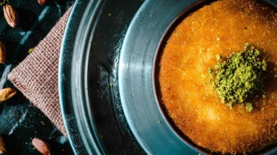 Maydonoz Döner’den sonra FETÖ operasyonu İzmir’deki künefe zincirine uzandı, 33