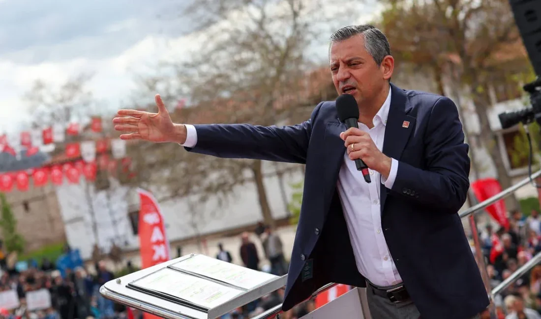 CHP Genel Başkanı Özgür Özel, Bursa'da düzenlenen "Millet İradesine Sahip