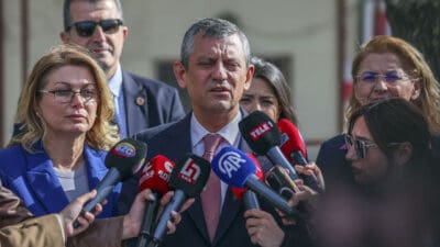 CHP lideri Özgür Özel, AKM çıkışında uğradığı fiziki saldırı sonrası