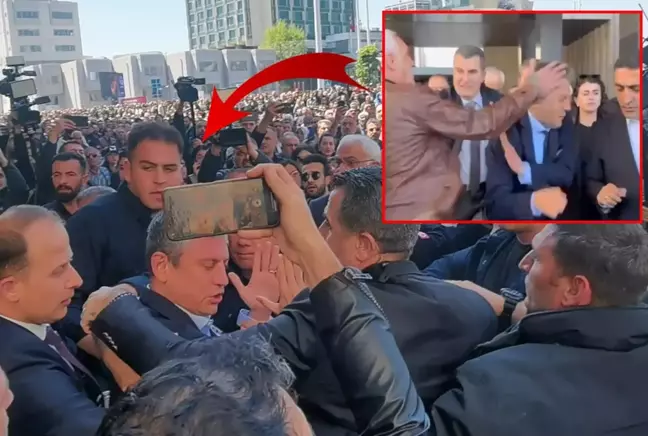 CHP Genel Başkanı Özgür Özel, Sırrı Süreyya Önder'in cenaze töreninde