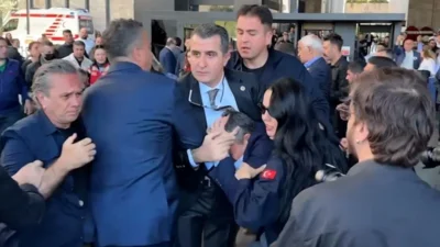 CHP Genel Başkanı Özgür Özel, İstanbul'daki Atatürk Kültür Merkezi'nde düzenlenen