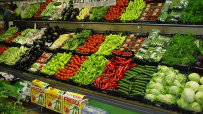 Ticaret Bakanlığı, sebze ve meyve ticaretine sıkı denetim getiriyor. Üreticiden