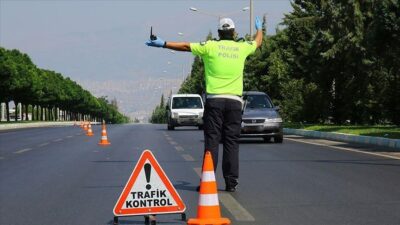 İçişleri Bakanı Ali Yerlikaya, emniyet ve jandarma trafik ekiplerince 15-22