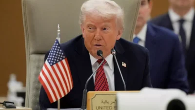 ABD Başkanı Donald Trump, Apple ve Samsung gibi teknoloji devlerine