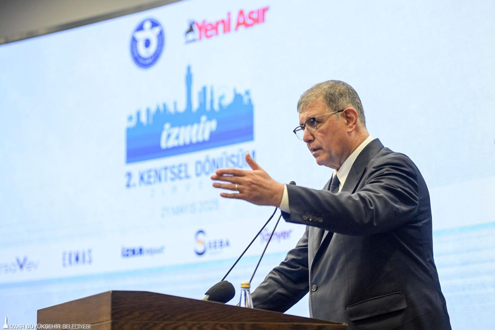 İzmir Büyükşehir Belediye Başkanı Dr. Cemil Tugay, İzmir Ticaret Odası