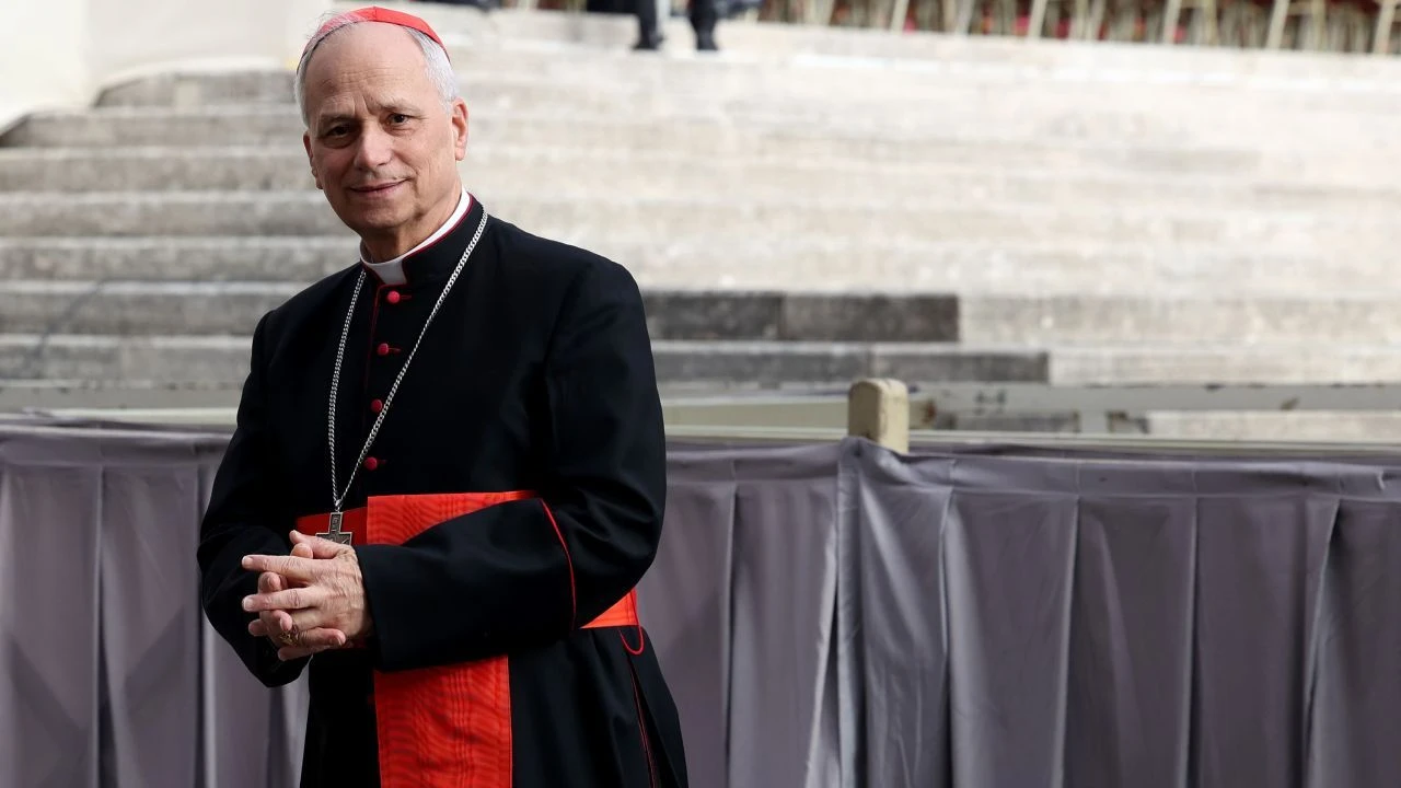 Vatikan'da gerçekleştirilen konklavın ardından Sistine Şapeli'nin bacasından çıkan beyaz duman,