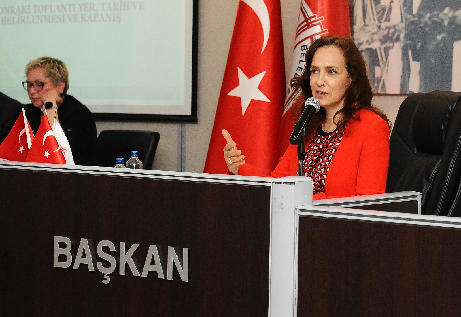 Karşıyaka Belediye Başkanı Dr. Yıldız Ünsal, AK Parti İlçe Başkanı