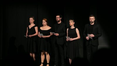 İzmir Şehir Tiyatroları, çağdaş Türk şiirinin en önemli isimlerinden Nazım