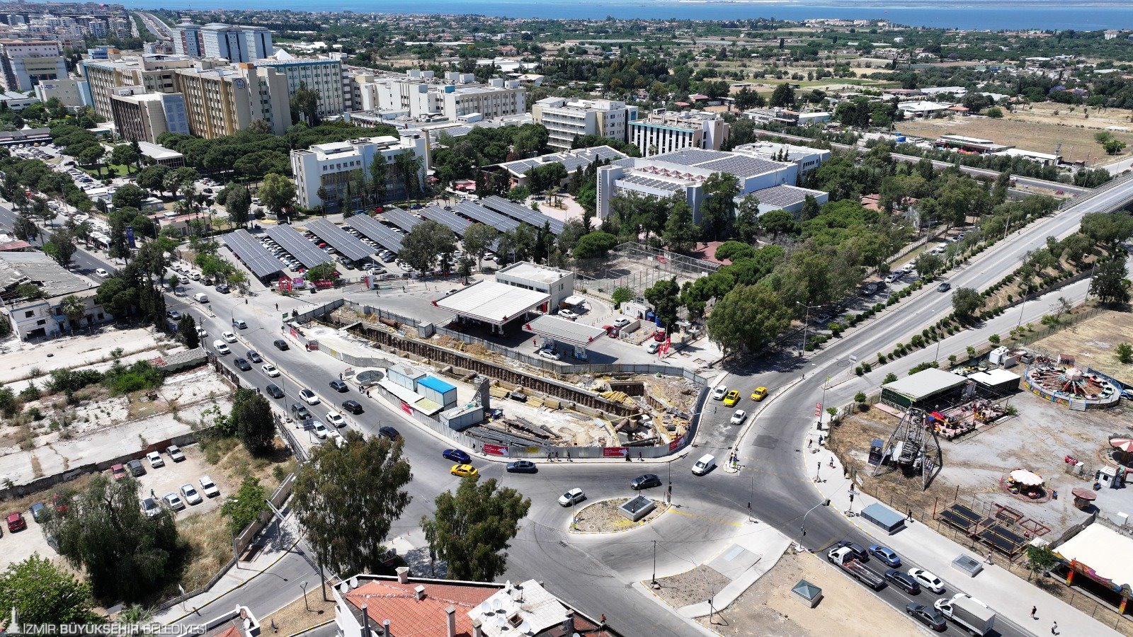 İzmir Büyükşehir Belediyesi, araç ve yaya trafiğinin yoğun olduğu İzmir