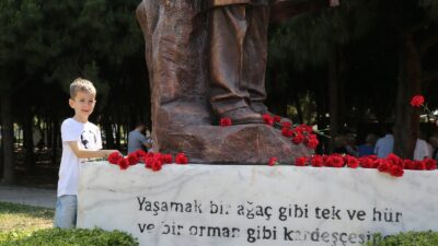 Karşıyaka Belediyesi, 3 Haziran 1963 tarihinde hayata veda eden dünya