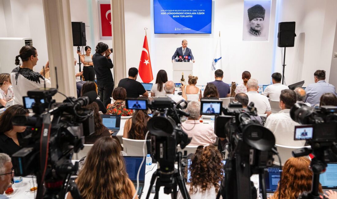 İzmir Büyükşehir Belediye Başkanı Dr. Cemil Tugay, belediye istihdamında şeffaflığı