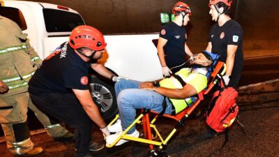 İzmir Büyükşehir Belediyesi İtfaiye ekipleri, günde yaklaşık 35 bin aracın