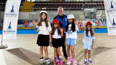 Bornova'daki Âşık Veysel Rekreasyon Alanı'nda bulunan Buz Sporları Salonu'nun zemini,