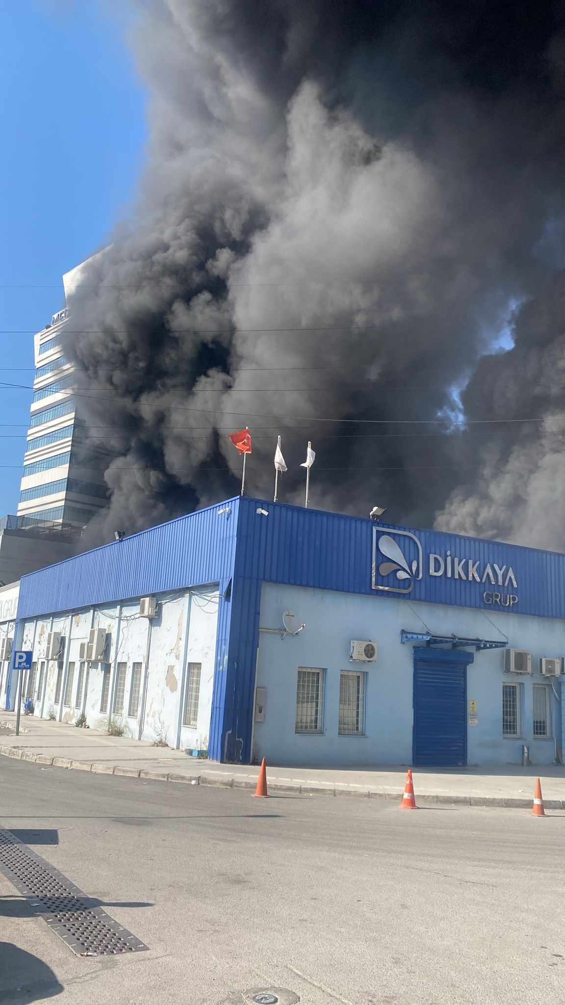 plastik deposu yangın