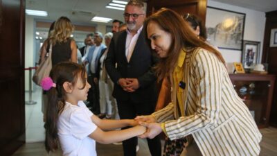 Karşıyaka Belediye Başkanı Yıldız Ünsal; ilçe protokolünden vatandaşlara, muhtarlardan kurum