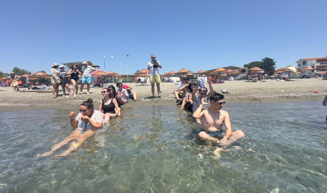 İzmir Büyükşehir Belediyesi'nin, 18-30 yaş arası gençler için her yaz