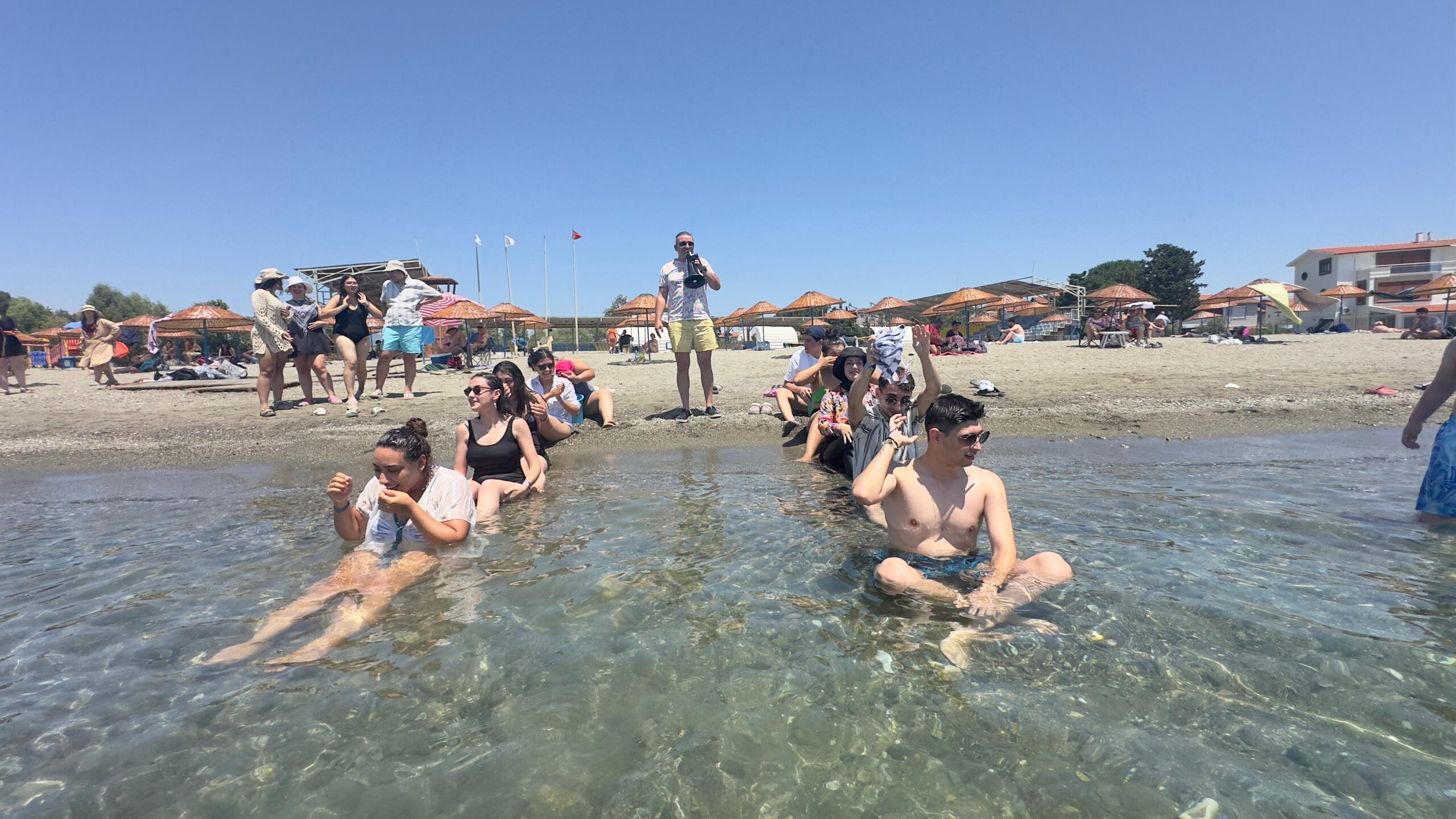 İzmir Büyükşehir Belediyesi'nin, 18-30 yaş arası gençler için her yaz