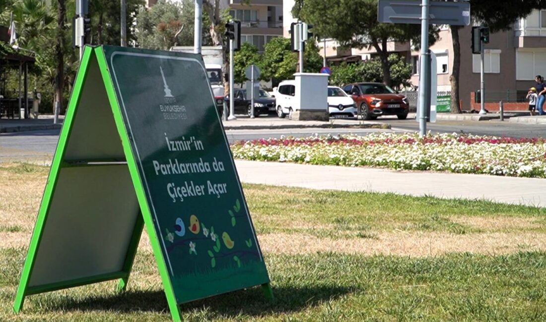 İzmir Büyükşehir Belediyesi, kentin cadde ve meydanlarını birbirinden güzel yazlık
