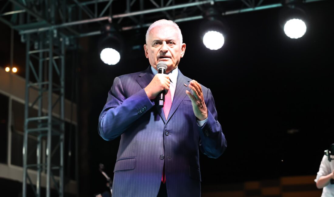 AK Parti’nin İzmir bayramlaşmasında konuşan Binali Yıldırım, İzmir’deki çöp sorununa