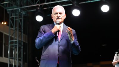 AK Parti’nin İzmir bayramlaşmasında konuşan Binali Yıldırım, İzmir’deki çöp sorununa