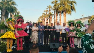 İzmir Büyükşehir Belediyesi tarafından yerel üreticiyle tüketiciyi buluşturmak amacıyla düzenlenen