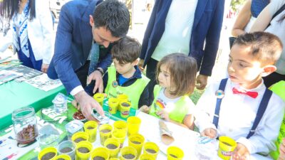 Bayraklı Belediyesinin anaokulu öğrencileri tarafından yapılan sıfır atık ve iklim