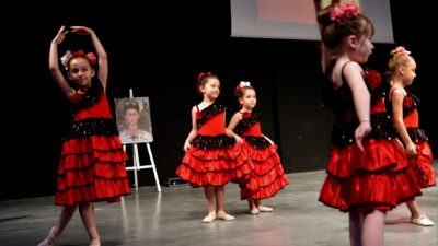 Bornova Belediyesi Hobi ve Beceri Edindirme Kursları’nın yıl sonu etkinliğinde