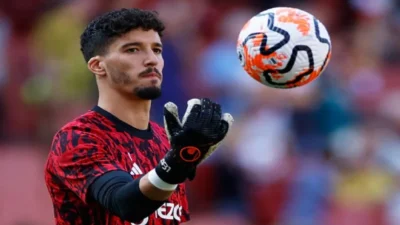 İngiliz devi Manchester United'ın kadro dışı bırakmayı planladığı milli kaleci