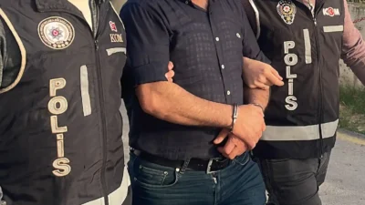 İzmir Emniyet Müdürlüğü'nün il genelinde 90 adrese eş zamanlı düzenlediği