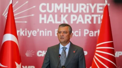 CHP Genel Başkanı Özgür Özel, eski Genel Başkan Kemal Kılıçdaroğlu'nun