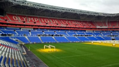 Fransa'nın köklü kulüplerinden Olimpik Lyon, mali sorunlar nedeniyle Ulusal Mali