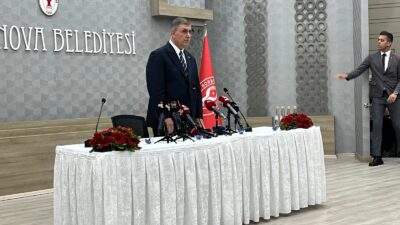 İzmir Büyükşehir Belediye Başkanı Cemil Tugay, beşinci gününe giren belediye