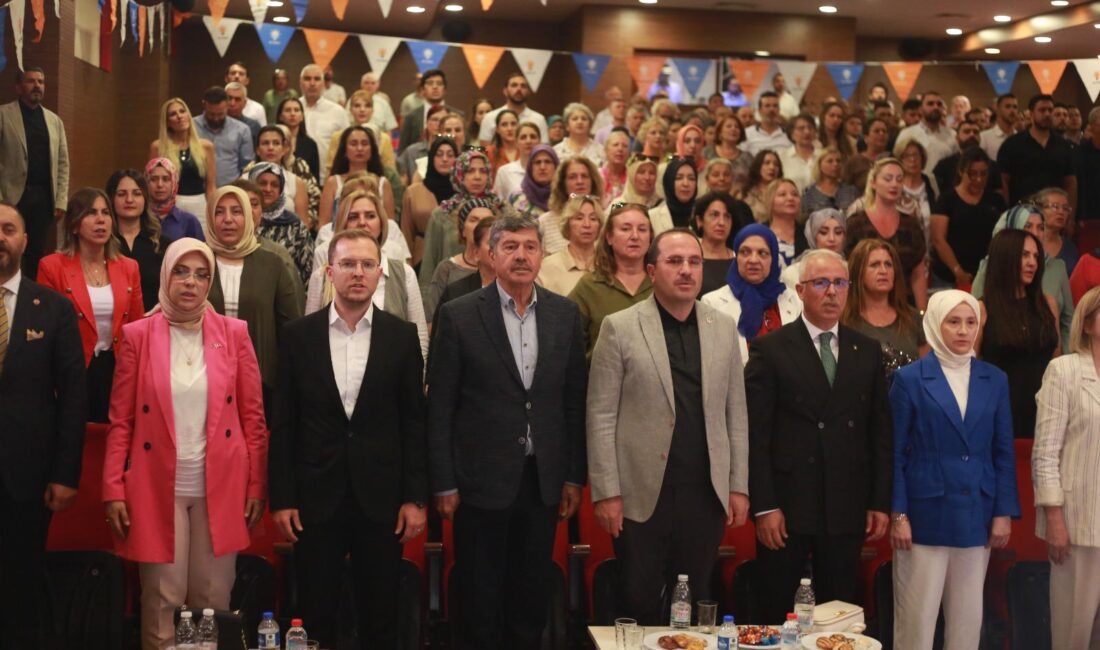 AK Parti Karşıyaka Danışma Meclisi’nde mesaj seli:  “Belediyecilik değil, kriz üretiyorlar” İzmir Milletvekili Kırkpınar ve İlçe Başkanı Köse, Karşıyaka'daki sorunları tek