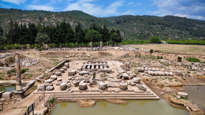 Saya Holding, Klaros Antik Kenti kazı çalışmalarına ana sponsor olarak