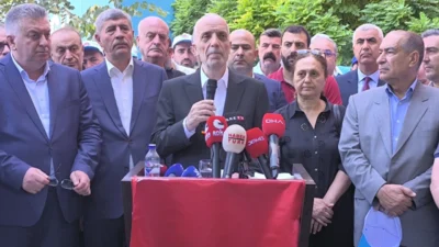 HABER MERKEZİ-DEMOKRAT GÜNDEM-Türk-İş Genel Başkanı Ergün Atalay, İzmir’de düzenlenen basın