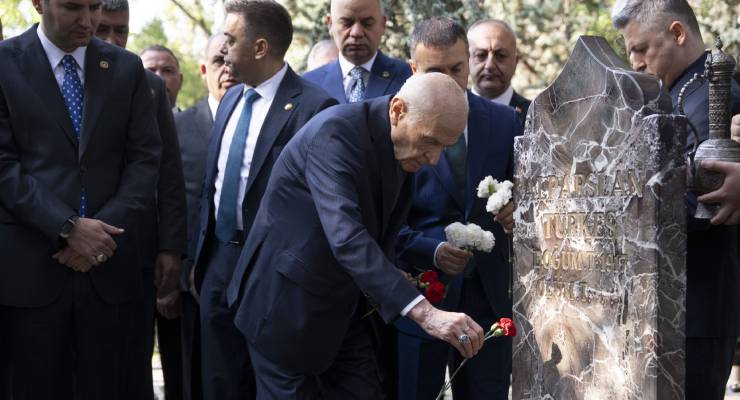 MHP Genel Başkanı Devlet Bahçeli, Kurban Bayramı sabahı siyasi partilere