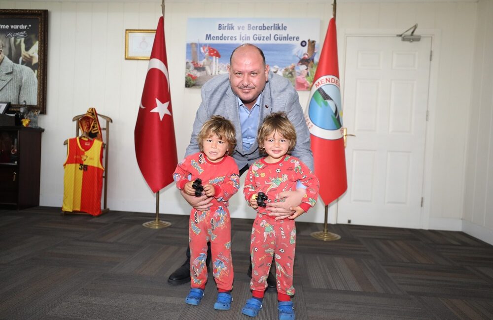 Menderes Belediye Başkanı İlkay Çiçek, bayramlaşma programları ile belediye personeli,