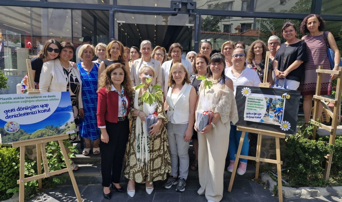Bornova Belediyesi’nin ev sahipliğinde düzenlenen “Küçük Kalpler Doğaya İzler” etkinliğinde