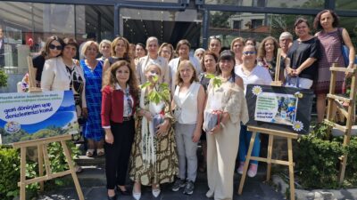 Bornova Belediyesi’nin ev sahipliğinde düzenlenen “Küçük Kalpler Doğaya İzler” etkinliğinde
