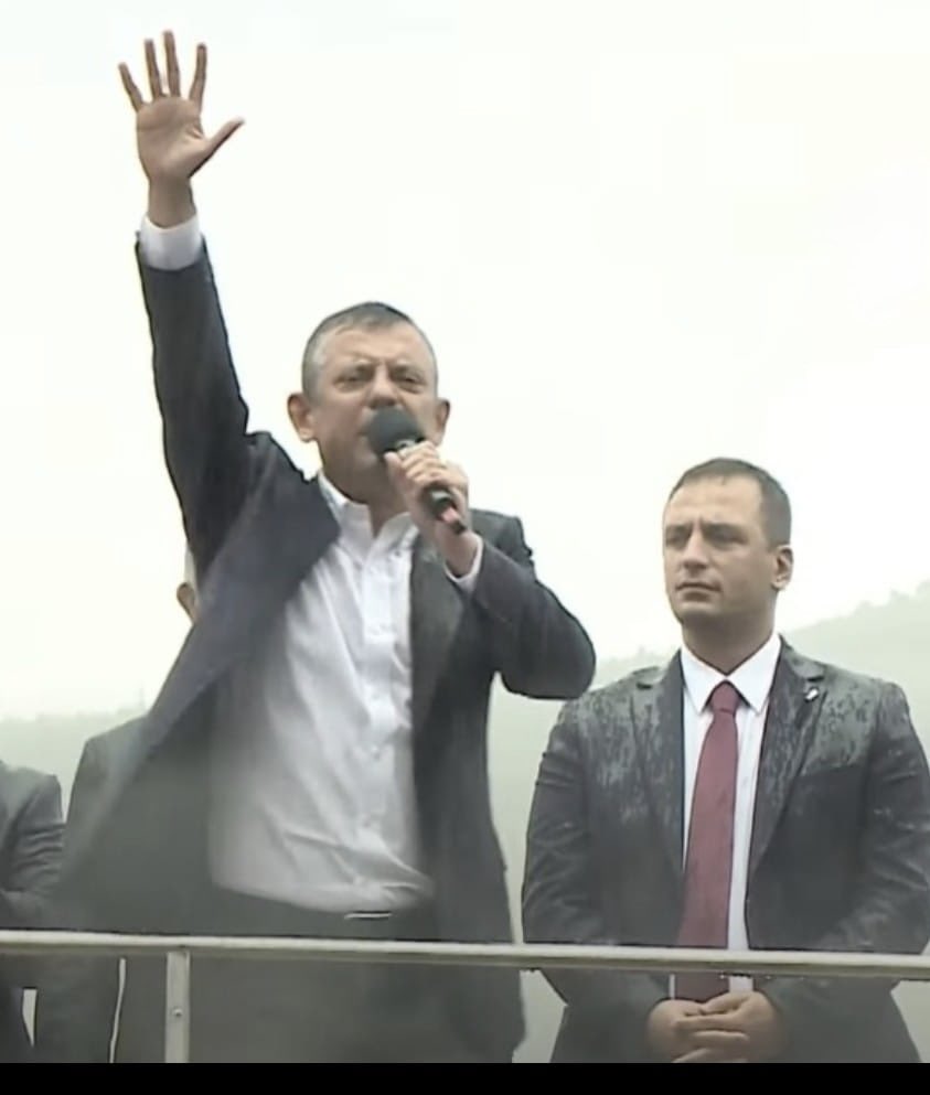 özgür özel bornova