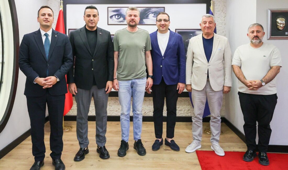 Buca Belediyesi'nde maaş alacakları nedeniyle iş bırakma eyleminin sürdüğü altıncı