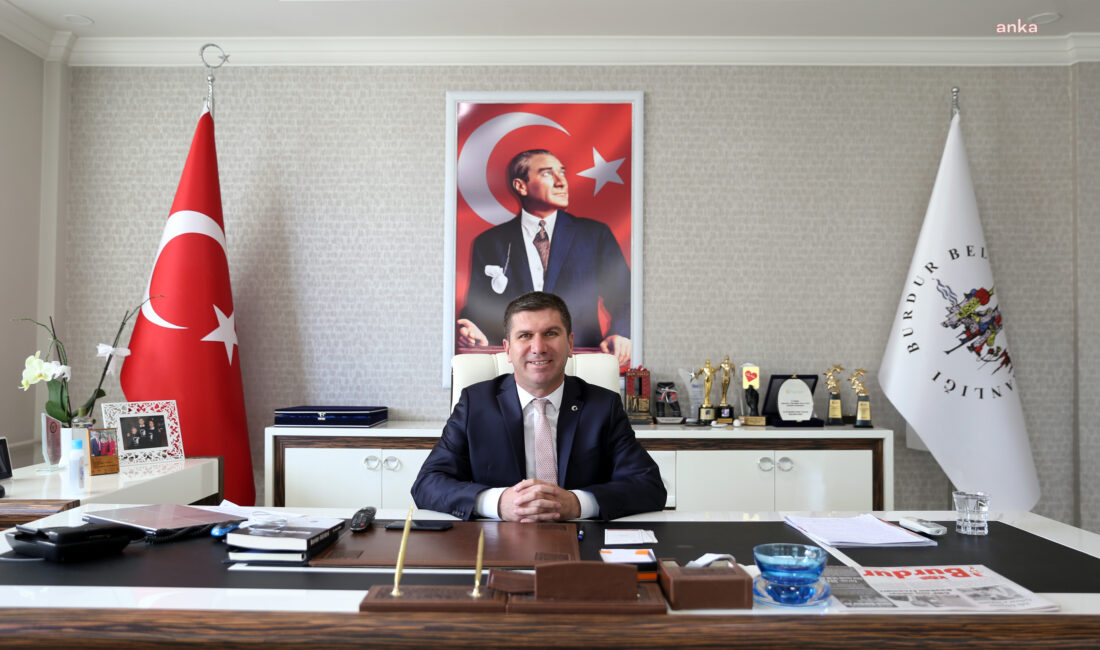 Burdur Belediye Başkanı Ali Orkun Ercengiz, İzmir’de süren grev sürecine