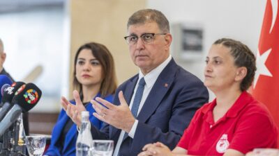 *İzmir Büyükşehir Belediye Başkanı Dr. Cemil Tugay, TİS sürecinde yaşanan