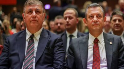 İzmir Büyükşehir Belediye Başkanı Cemil Tugay, CHP'nin 38. Olağan Kurultayı'na
