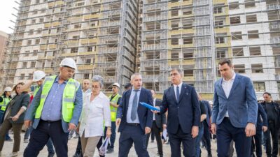 İzmir Büyükşehir Belediye Başkanı Dr. Cemil Tugay, Karşıyaka’da devam eden