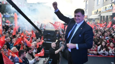 İzmir Büyükşehir Belediye Başkanı Cemil Tugay, 4 gündür devam eden