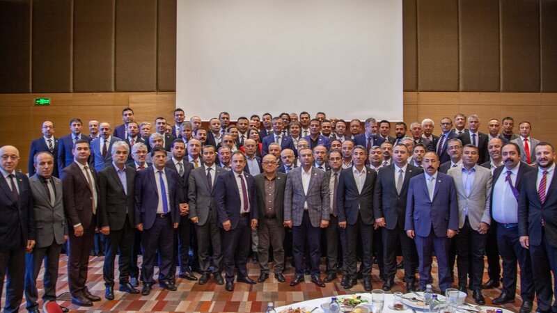 Kurultay davası ile aynı gün 81 il başkanı genel merkezde