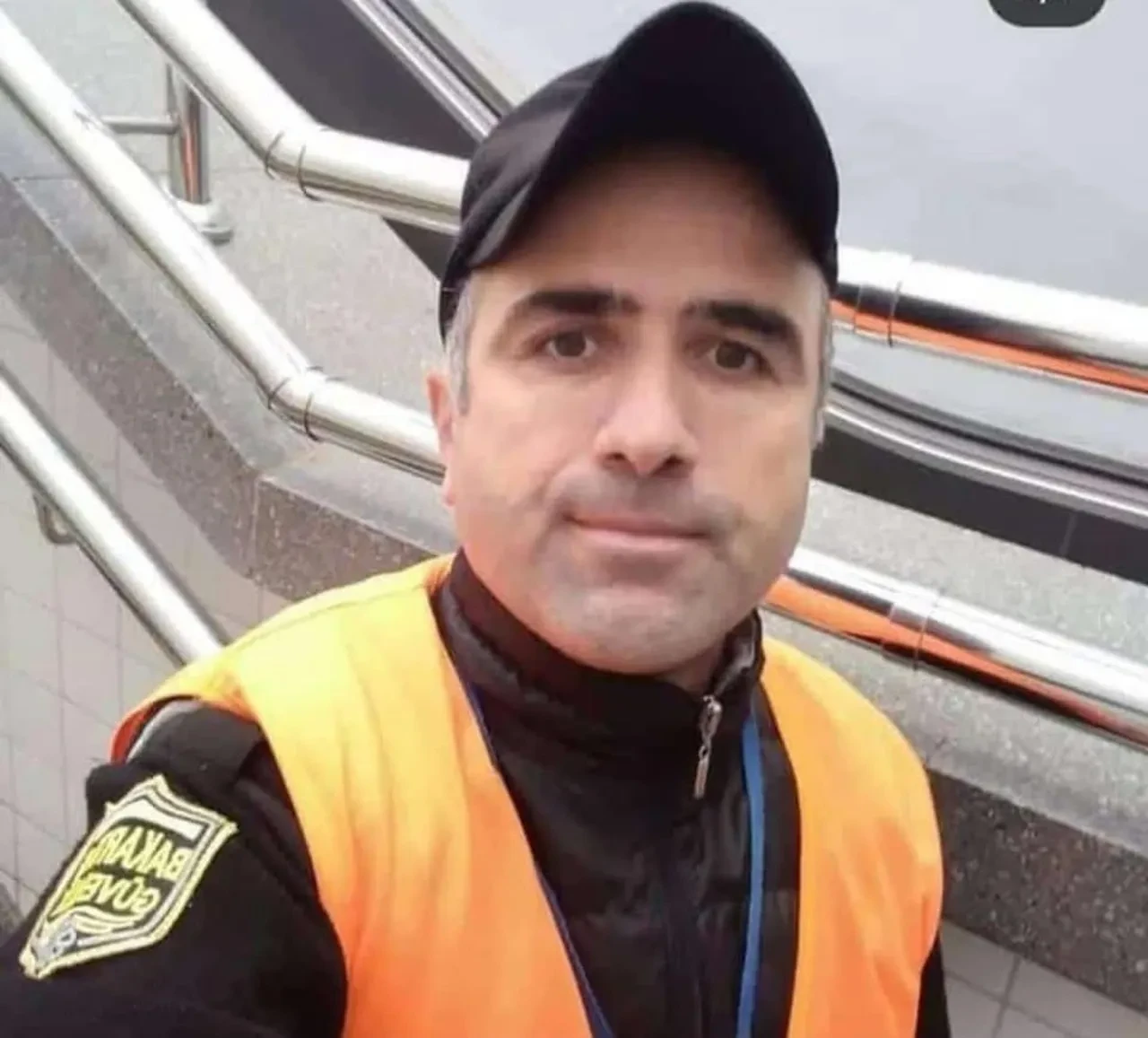 İZBAN’da sigara içtiği için trenden indirilen M.D., güvenlik görevlilerine saldırdı.
