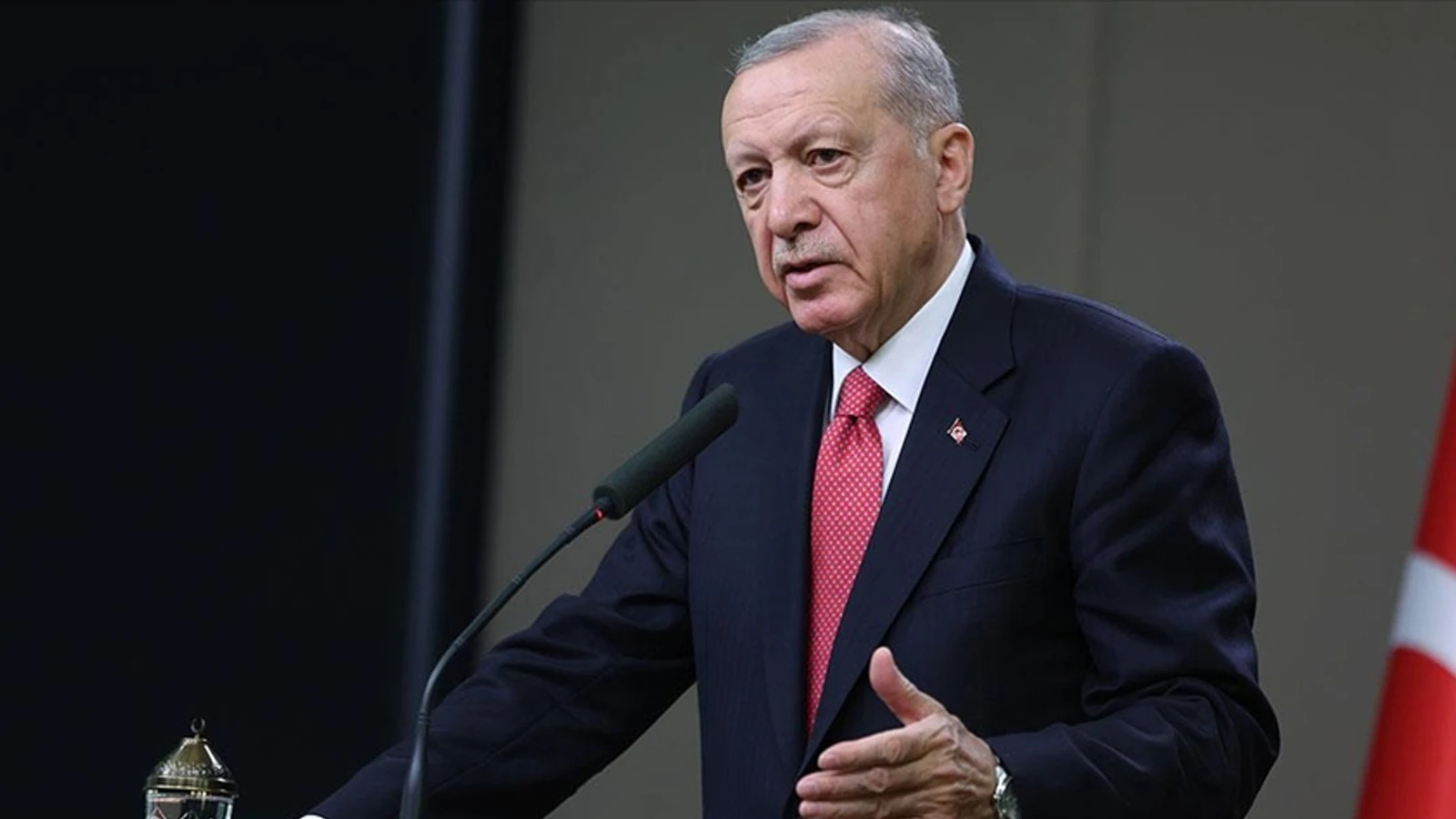 Cumhurbaşkanı Recep Tayyip Erdoğan, NATO Zirvesi dönüşü uçakta yaptığı açıklamada,