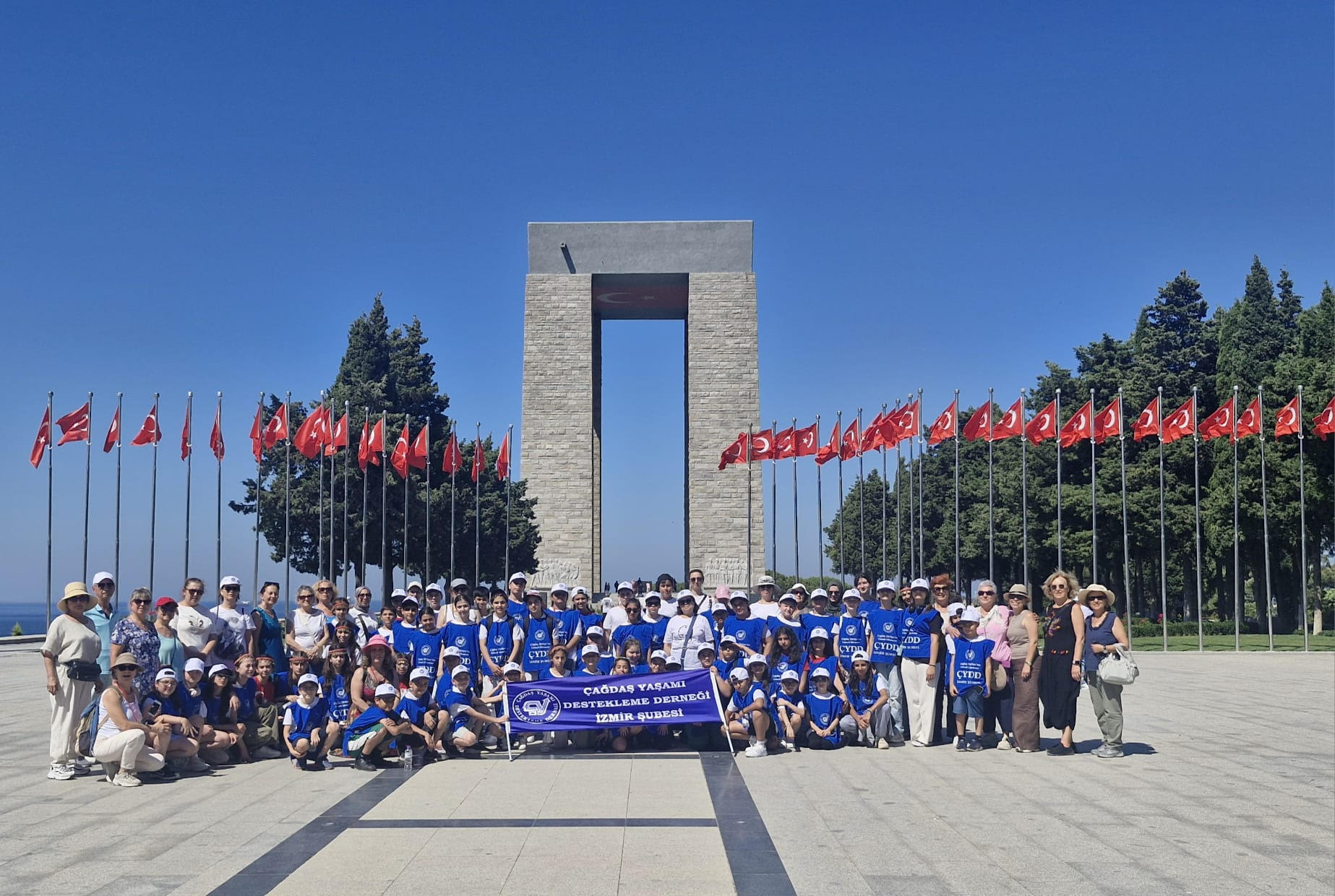 Çağdaş Yaşam Çocuk Korosu, ikinci konserinin ardından Çanakkale’de Atatürk ve